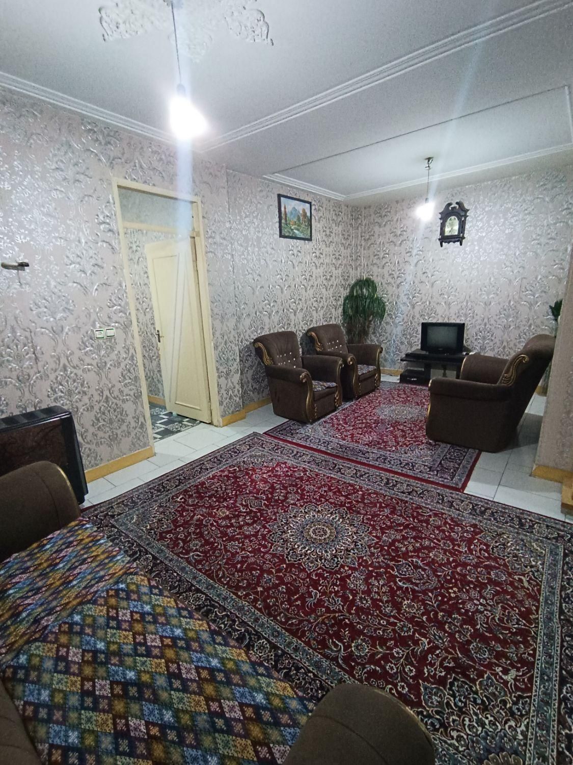 اجاره روزانه/هفتگی/ماهانه آپارتمان۷۵ متری مرکز شهر|اجارهٔ کوتاه‌مدت آپارتمان و سوئیت|لاهیجان, کوی آزادگان|دیوار