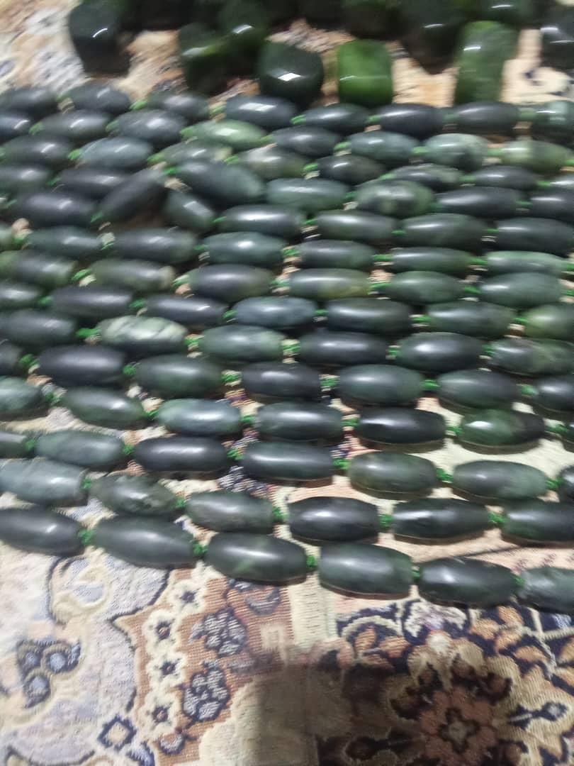 سنگ یشم گردنبند و سنگ چهار گوش یشم|جواهرات|زاهدان, |دیوار