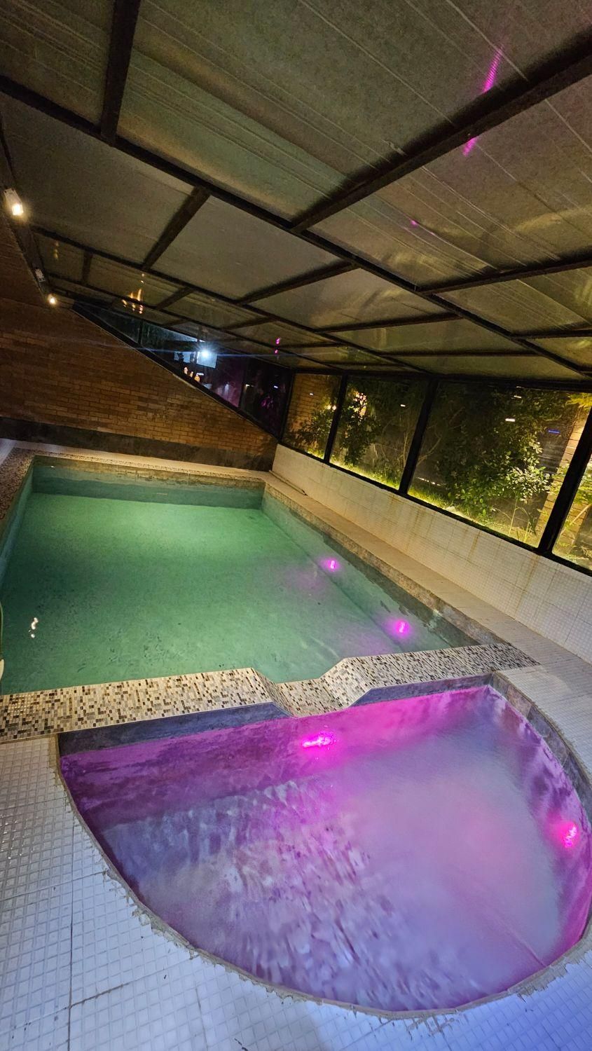 اجاره روزانه ویلا استخر سرپوشیده تمیز و شیک|اجارهٔ کوتاهمدت ویلا و باغ|اصفهان, سرشبادران|دیوار