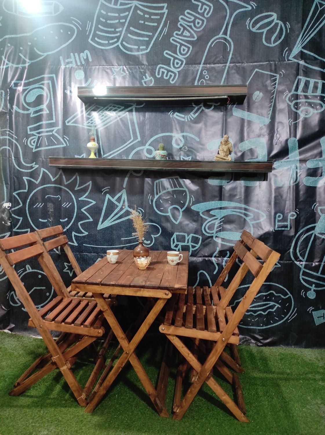 میز و صندلی چوبی|میز و صندلی غذاخوری|میانه, |دیوار