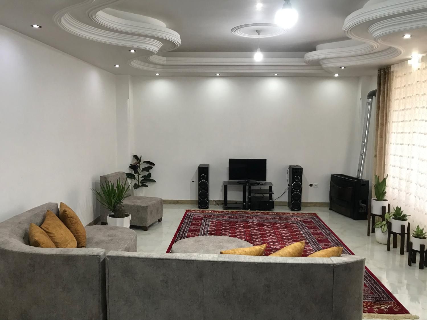 اجاره ویلا دو خواب در شهر ساحلی فرح اباد|اجارهٔ کوتاهمدت ویلا و باغ|فرح آباد, |دیوار