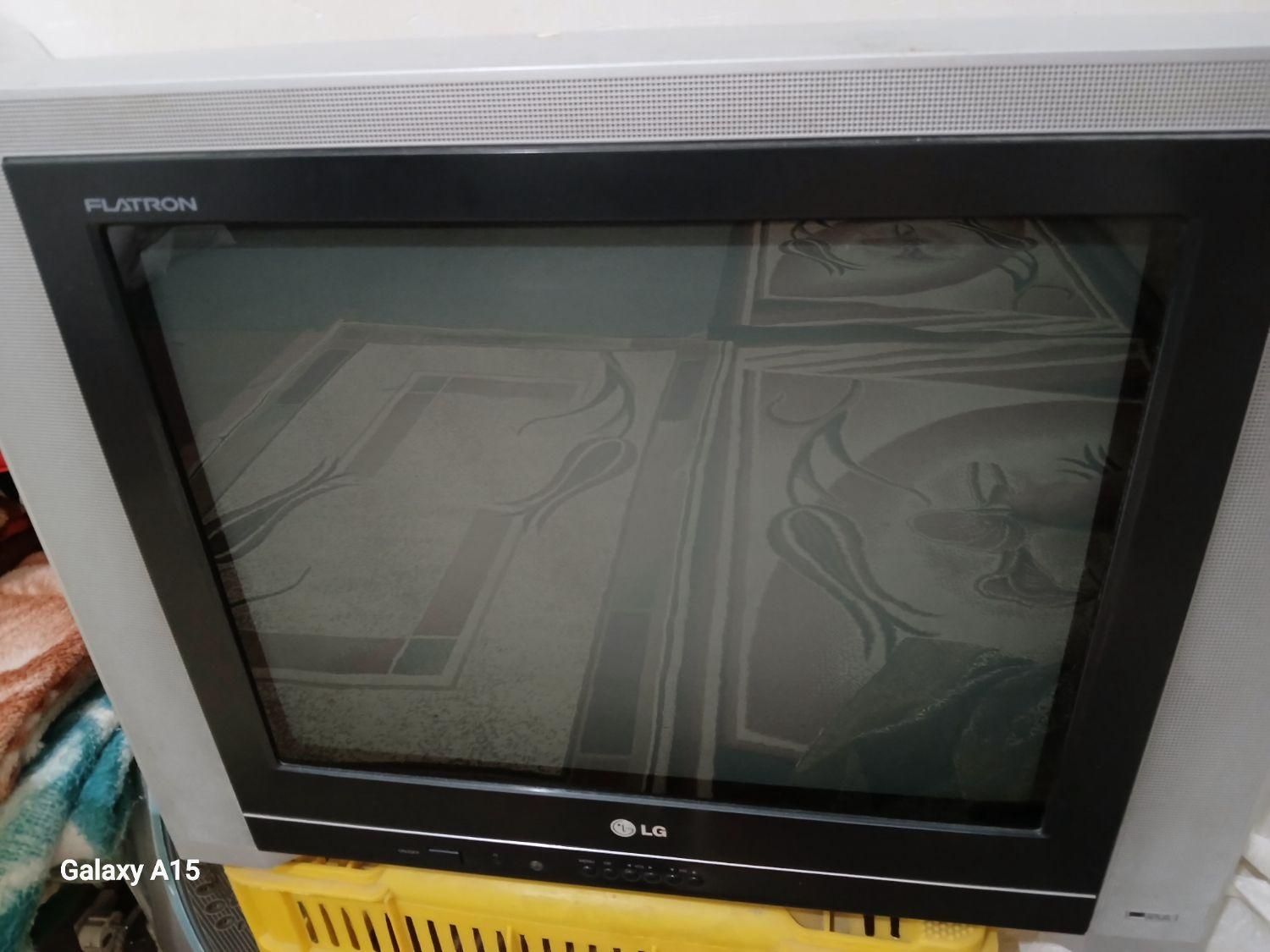 تلویزیون ۲۰ ۱ینچ|تلویزیون و پروژکتور|ازنا, |دیوار