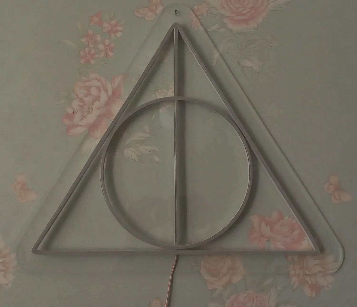 تابلو نئون طرح هری پاتر علامت Deathly Hallows|ریسه و چراغ تزئینی|مشهد, جاهد شهر|دیوار