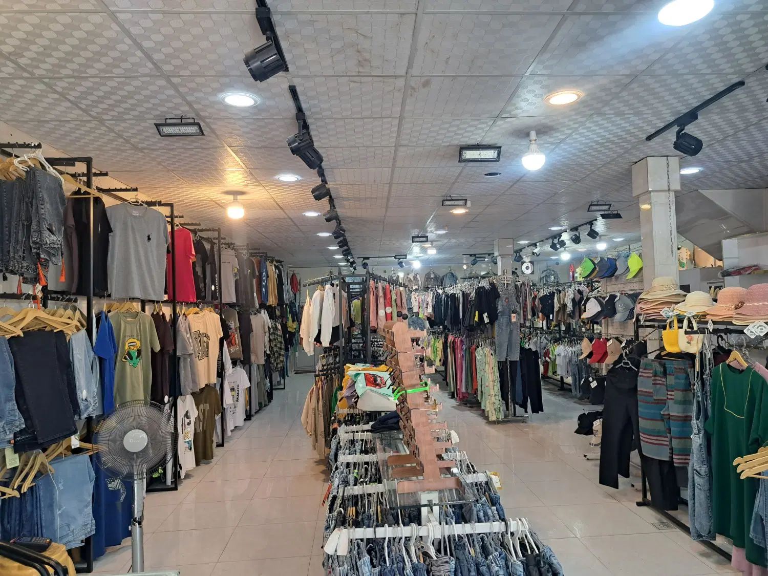 مغازه ۱۲۰متر|اجارهٔ مغازه و غرفه|مشهد, محمدآباد|دیوار