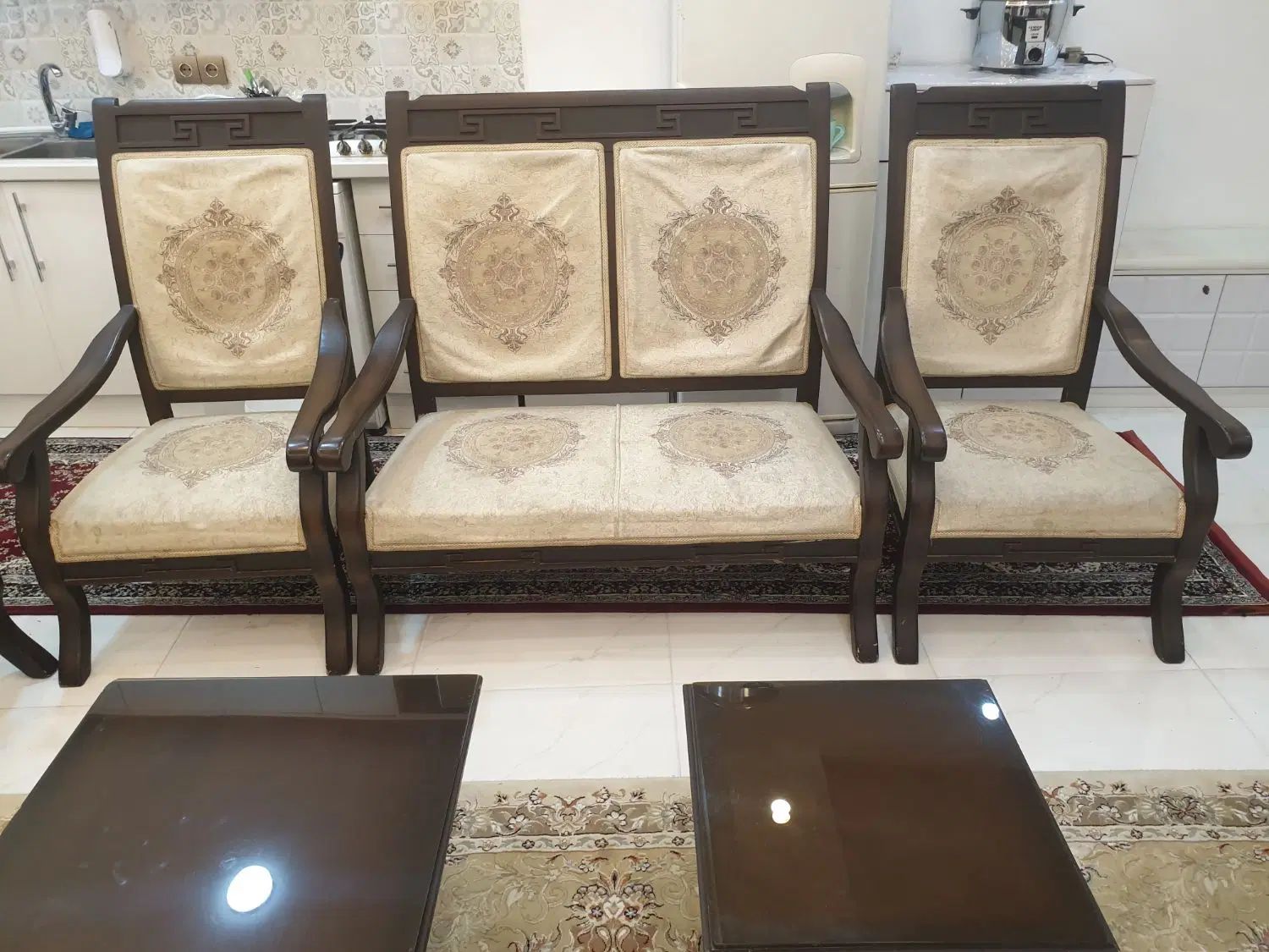 مبل استیل ۸ نفره بسیار تمیز  و مبل راحتی ۸ نفره|مبلمان خانگی و میز عسلی|بابلسر, |دیوار