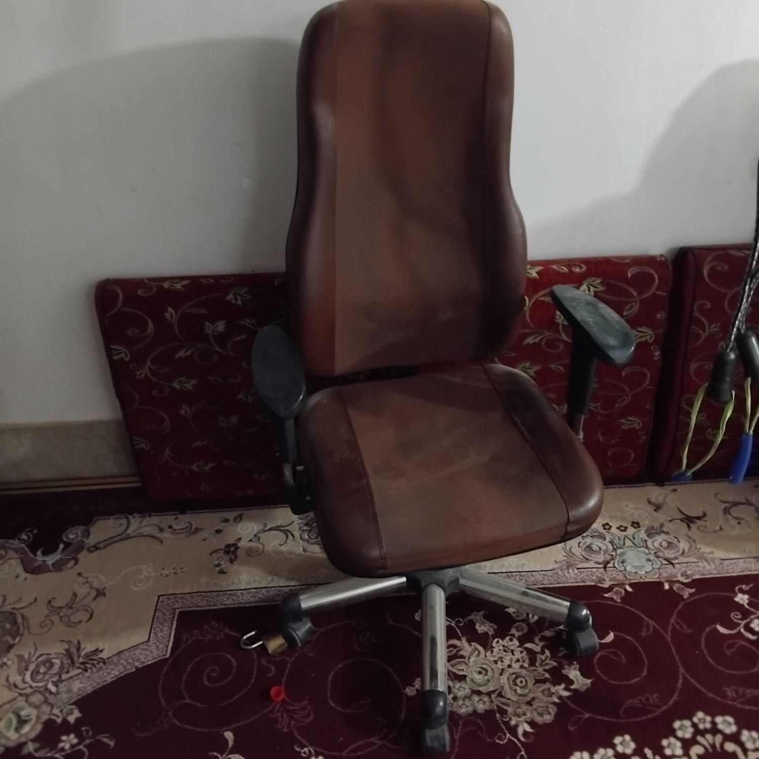 صندلی چرخدار|صندلی و نیمکت|خرم‌آباد, |دیوار