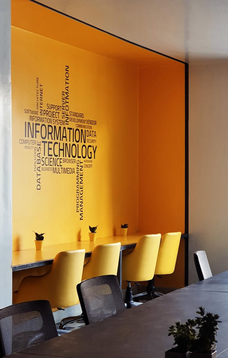 سالن همایش و برگزاری ایونت (دفتر کار اشتراکی)|اجارهٔ کوتاه‌مدت دفتر کار و فضای آموزشی|مشهد, کوثر|دیوار