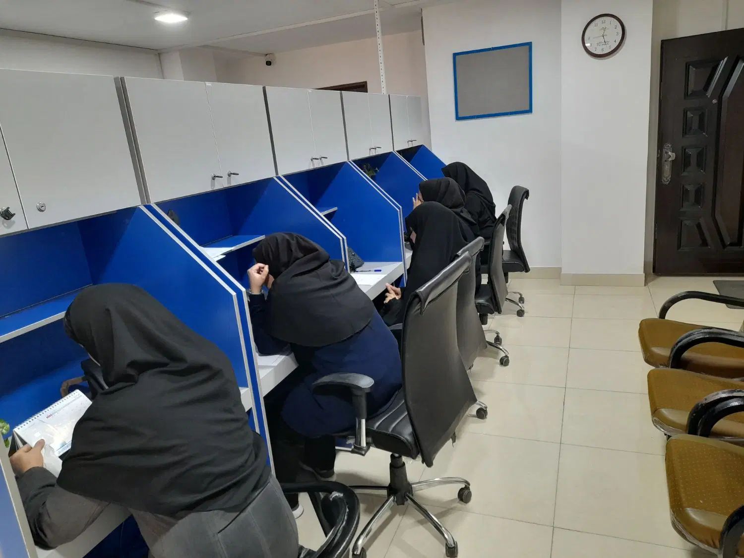 کارشناس تلفنی خانم/استخدام اداری/دورکاری/اپراتور|استخدام اداری و مدیریت|سمنان, |دیوار