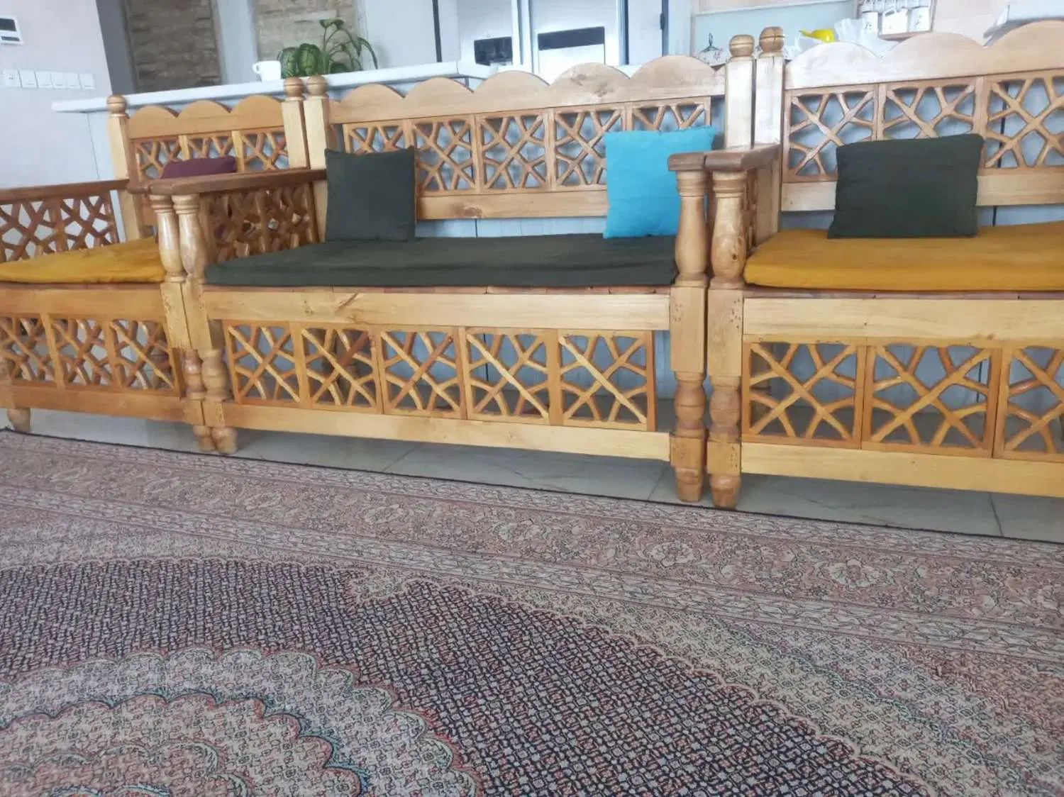 مبل ۷ نفره سنتی نو|مبلمان خانگی و میز عسلی|کرج, شهرک نهال و بذر|دیوار