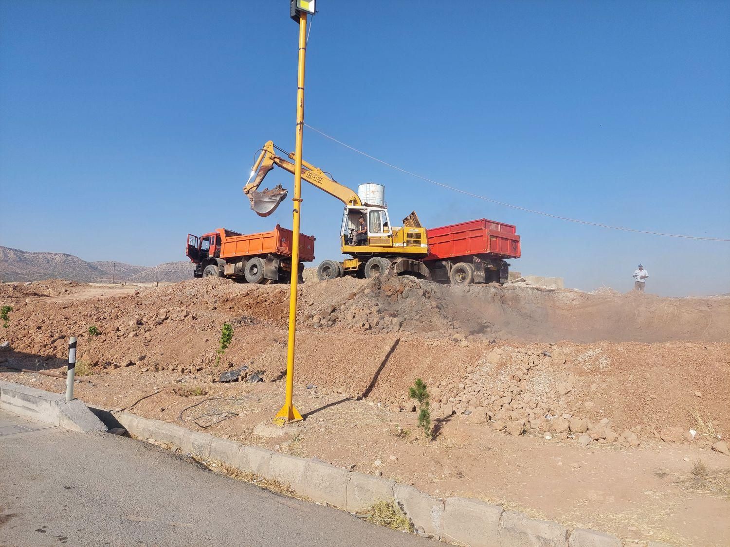 انواع کار لودر و کمپرسی و خاک|خدمات حمل و نقل|کوهدشت, |دیوار