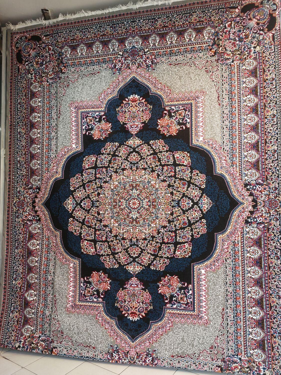فرش۱۲متری مرکزی ۷۰۰شانه اصل حاجی حسینی*طلاب*|فرش|مشهد, طلاب|دیوار