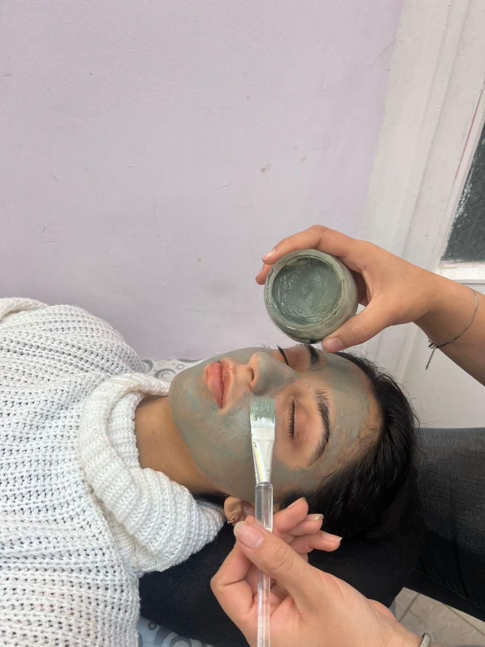 آموزش آرایشگری نقدو اقساط به پرداخت هفته ای 200|خدمات آموزشی|کرمان, |دیوار