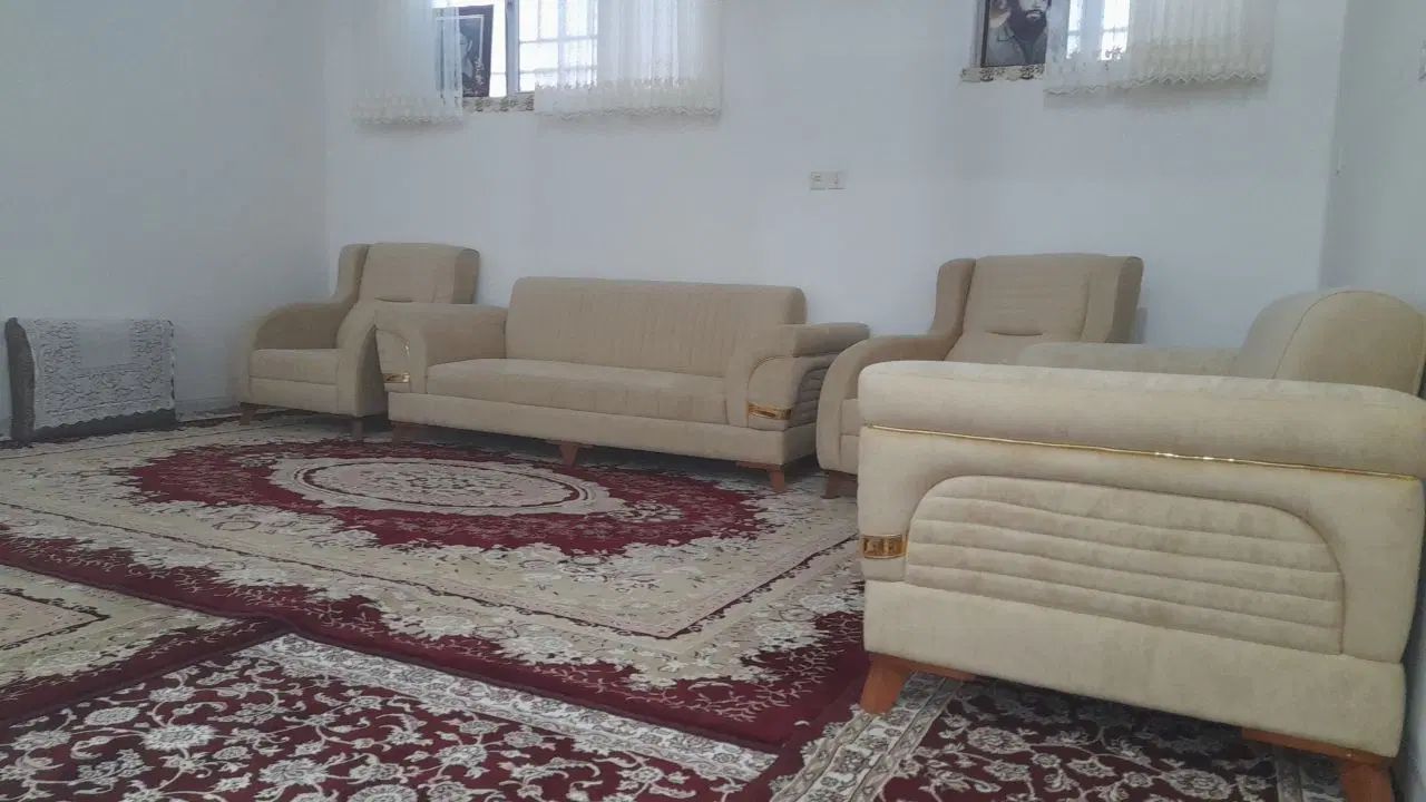مبل 7نفره نو یک ماه خرید شده بعلت قسط بفروش میرسد|مبلمان خانگی و میز عسلی|اردکان, |دیوار