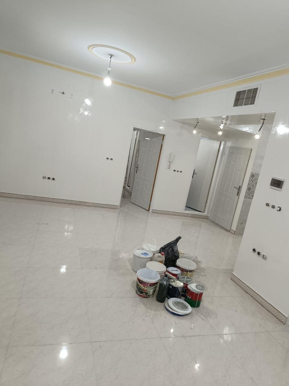 نقاش نقاشی ساختمان،لکه گیری،ماستیک،باقیمت مناسب|خدمات پیشه و مهارت|کرمانشاه, |دیوار