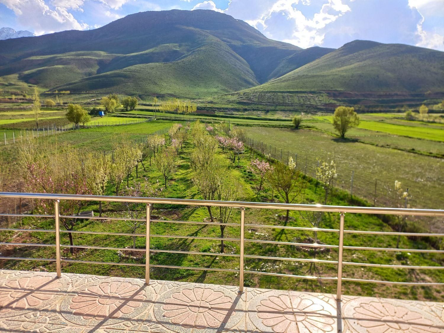 اجاره آپارتمان و سوئیت و باغ (توضیحات مطالعه شود)|اجارهٔ کوتاهمدت آپارتمان و سوئیت|ازنا, |دیوار