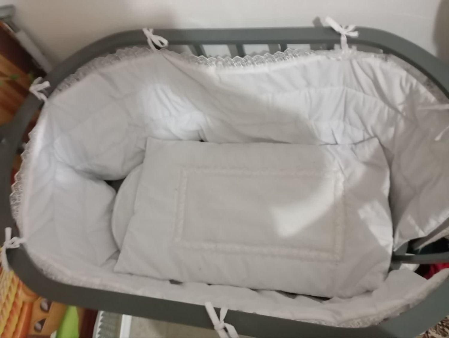 گهواره تخت|تخت و صندلی بچه|شیراز, کوشک میدان|دیوار