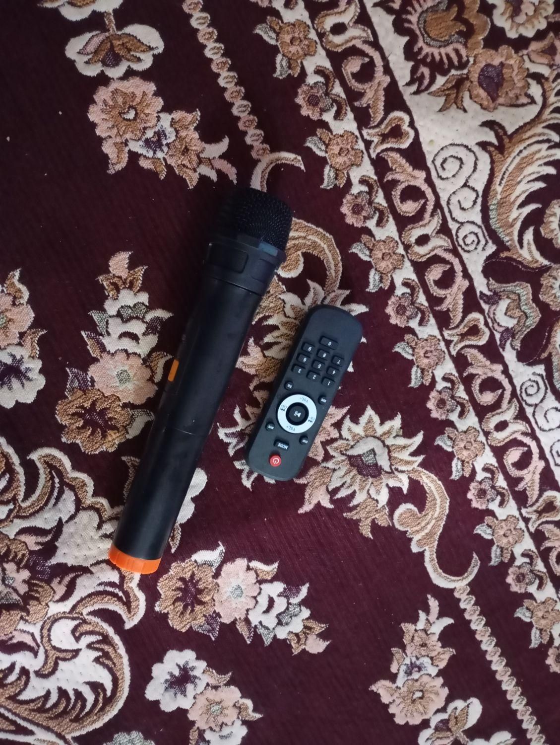اسپیکر مدلzQs8210 مموری خور +کنترل. کارکرده و تمیز|پخش‌کننده همراه|تبریز, |دیوار