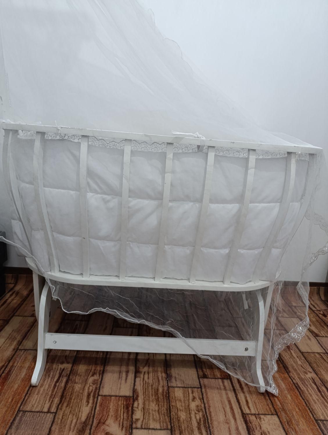 گهواره نوزاد در حد نو|تخت و صندلی بچه|نسیمشهر, |دیوار