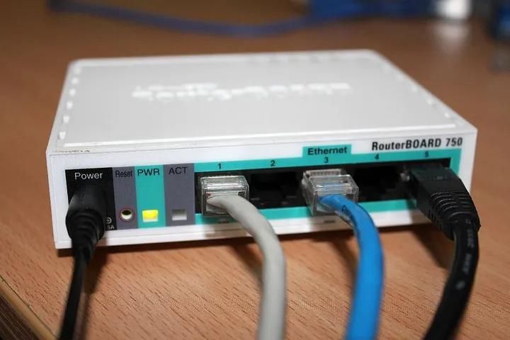خدمات میکروتیک شبکه کامپیوتر ویپ سرور و کابل کشی|خدمات رایانه‌ای و موبایل|تهران, میدان انقلاب|دیوار