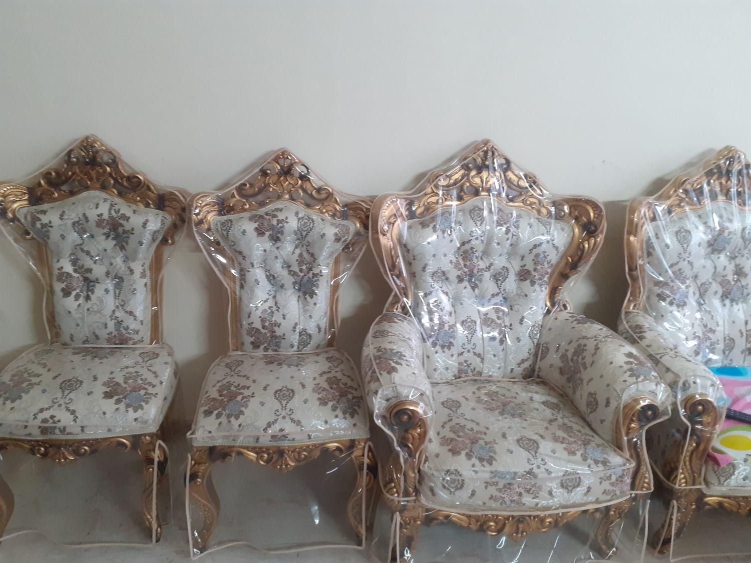 مبل سلطنتی 7نفره|مبلمان خانگی و میز عسلی|رشت, نامجو|دیوار
