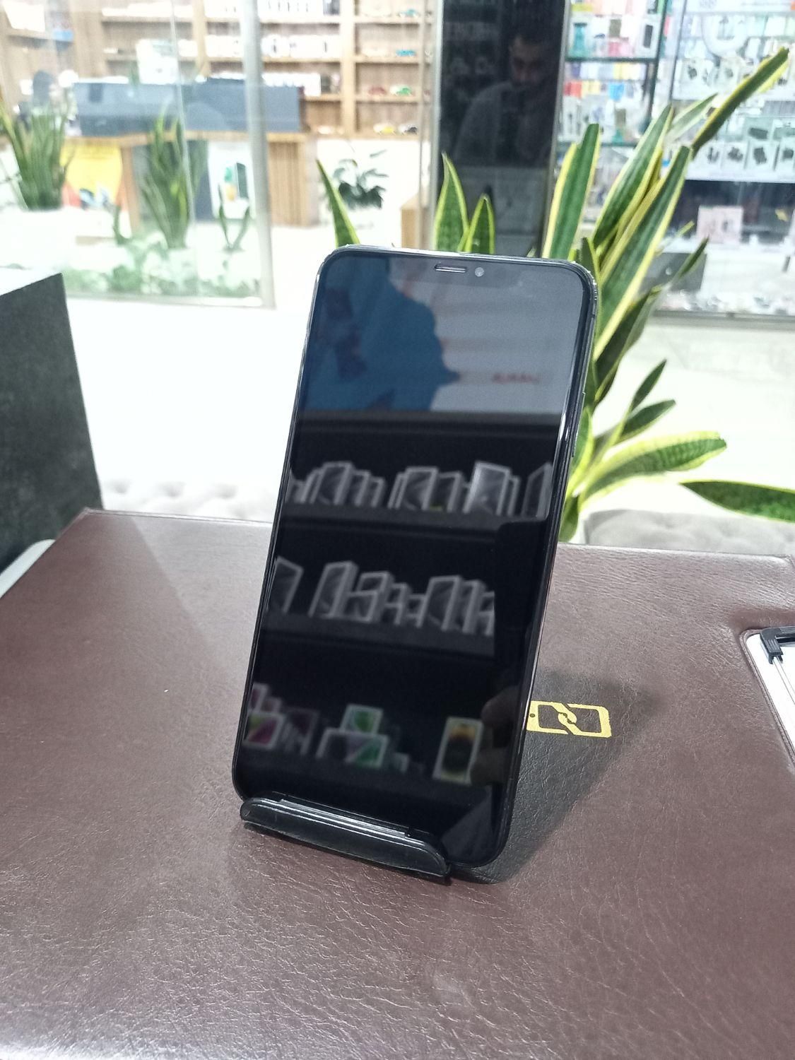 iphone Xs max آیینه مشکی|موبایل|اصفهان, مفتح|دیوار