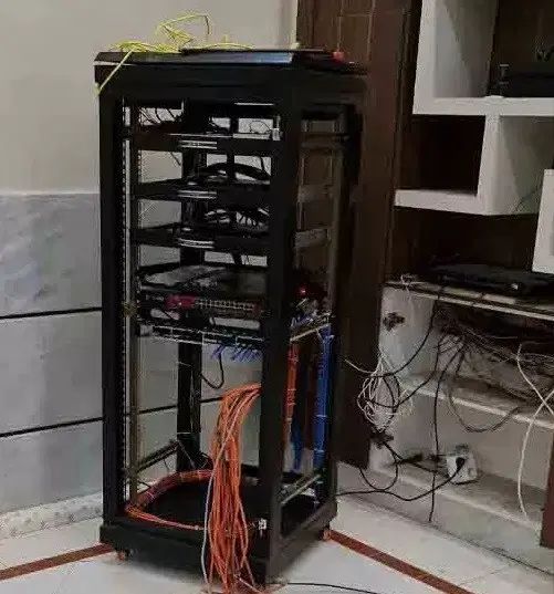 خدمات شبکه، سرور و دوربین با قیمت مناسب|خدمات رایانه‌ای و موبایل|اصفهان, شیخ اشراق|دیوار