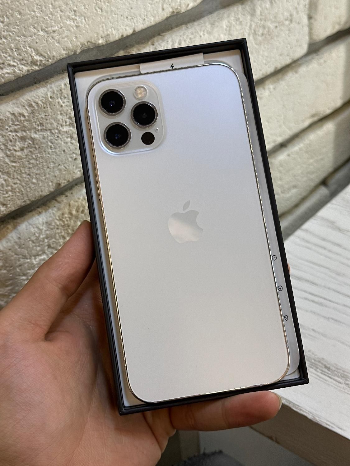 iPhone 12 pro|موبایل|اصفهان, چرخاب|دیوار