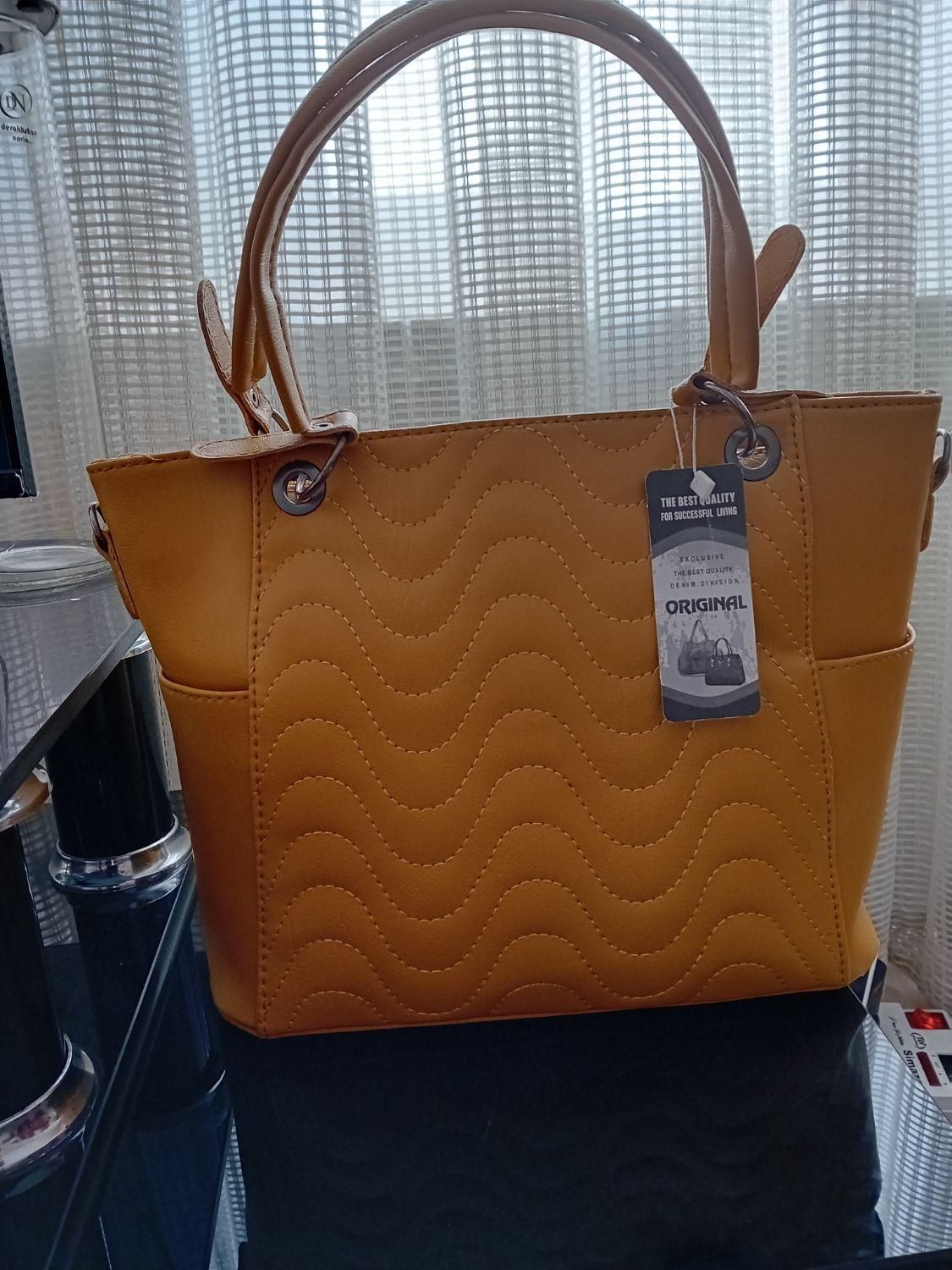 کیف چرم زیبا و تمیز|کیف، کفش، کمربند|تبریز, |دیوار