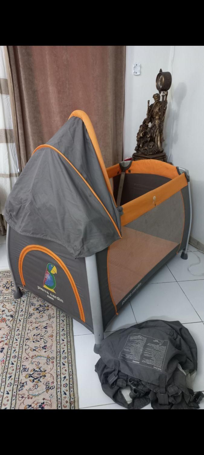 تخت کنار مادر برند پیر کاردین اصلی در حد نو|تخت و صندلی بچه|تهران, گیشا|دیوار