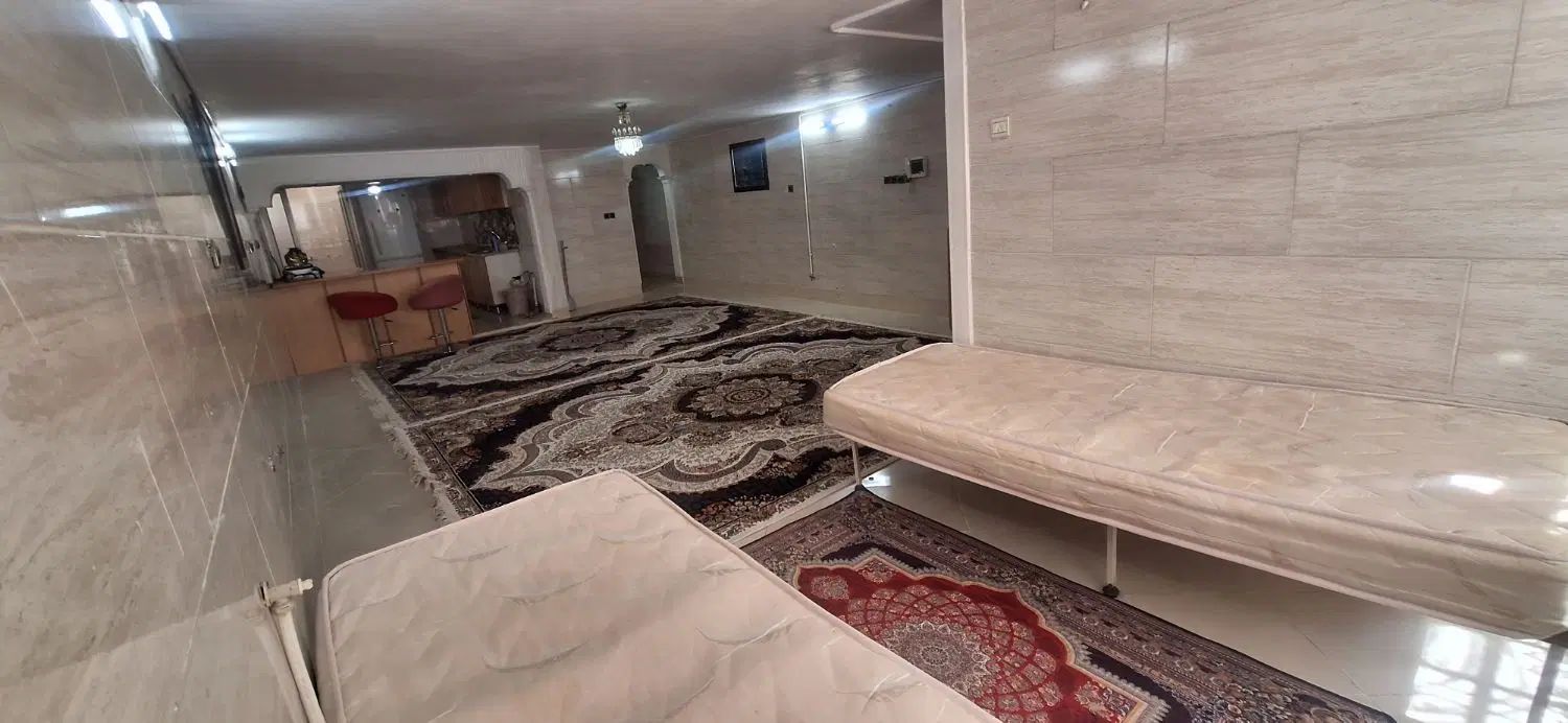 خانه ویلای با پارکینگ در خیابان امام رضا (ع)|اجارهٔ کوتاه‌مدت آپارتمان و سوئیت|مشهد, امام رضا (ع)|دیوار