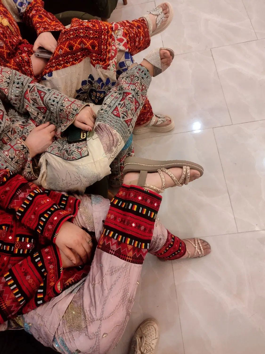استخدام شاگردو پرسنل حرفه ایی و مشتری مدار|استخدام درمانی، زیبایی، بهداشتی|زاهدان, |دیوار