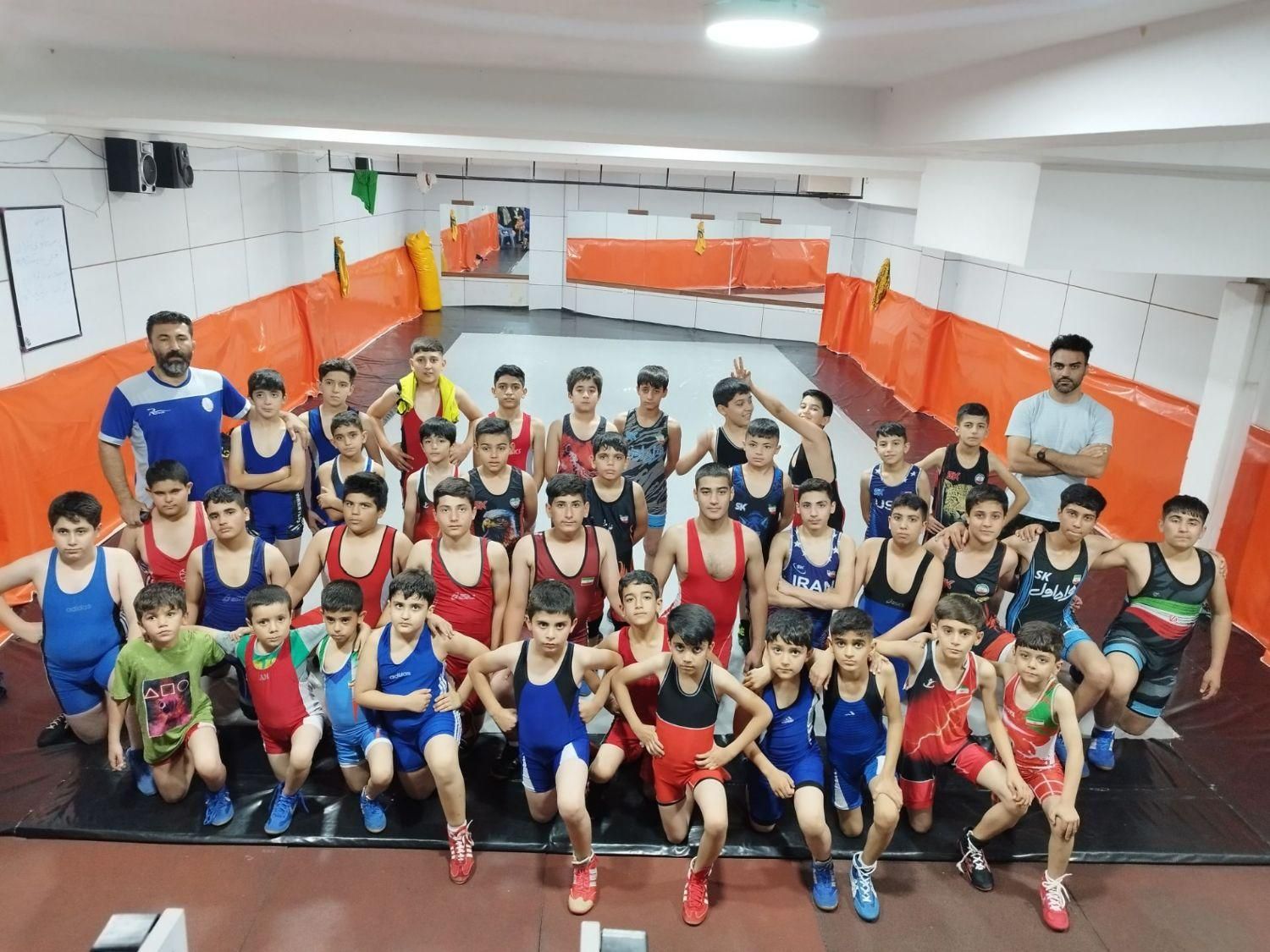 واگذاری باشگاه درحال فعالیت با تمامی تجهیزات|اجارهٔ مغازه و غرفه|قزوین, |دیوار