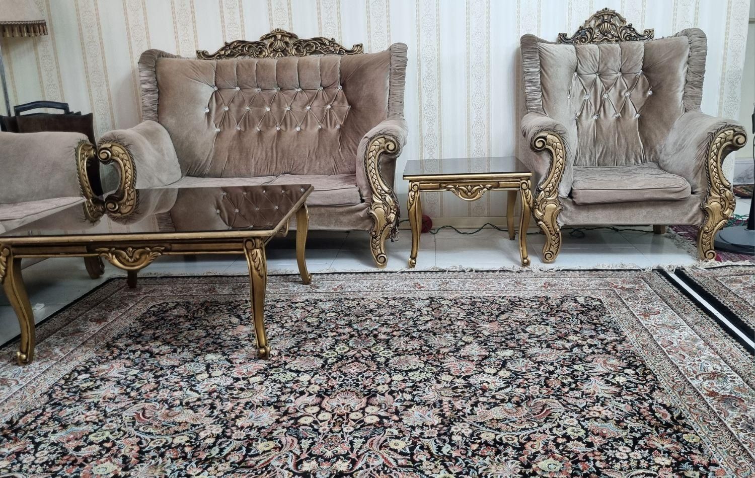 فروش مبل ۷نفره میزناهارخوری۶نفره همراه با جلو مبلی|مبلمان خانگی و میز عسلی|کرج, گلشهر|دیوار