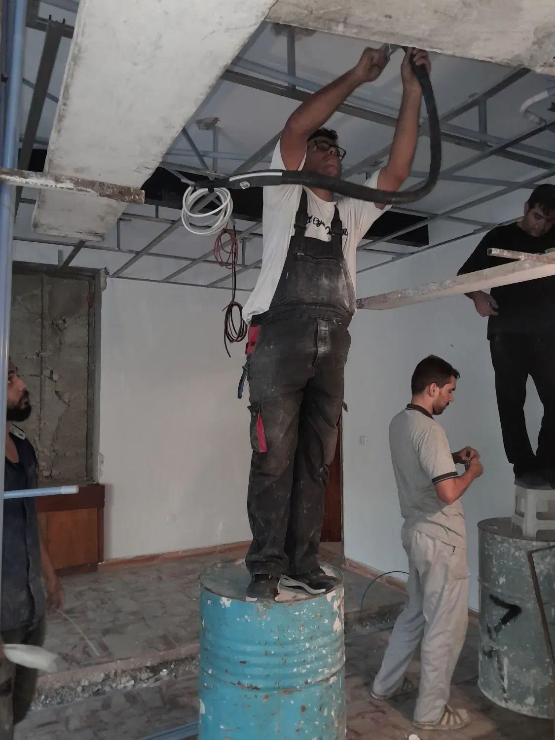 دعوت به همکاریکارگرنیمه ماهر ۳ نفر|استخدام صنعتی، فنی، مهندسی|تهران, اکباتان|دیوار