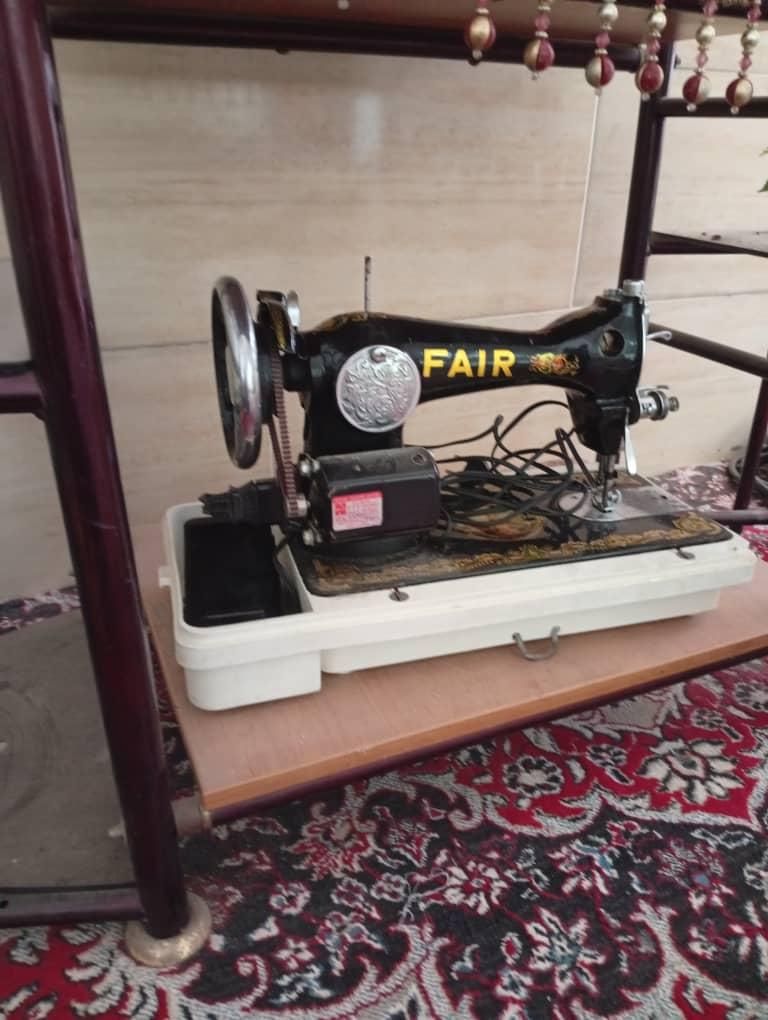 چرخ خیاطی|کلکسیون و سرگرمی|بندر گناوه, |دیوار