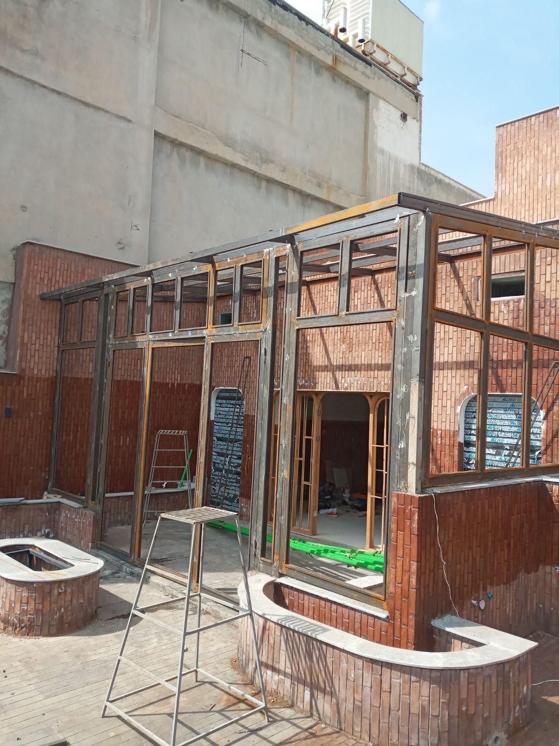 اجرای سقف شیروانی،ساخت درب و پنجره|خدمات پیشه و مهارت|یزد, |دیوار