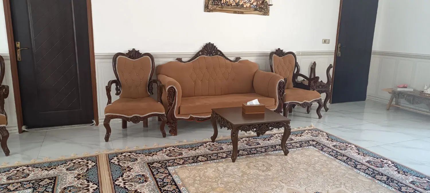 مبل ۷نفره در حد نو و میز غذاخوری ۶نفره با ۴ صندلی|مبلمان خانگی و میز عسلی|شهرکرد, |دیوار