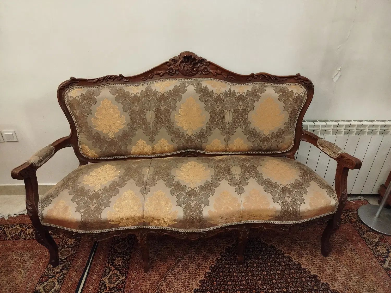 مبلمان ۱۹ نفره  و میز ناهارخوری ۱۰ نفره چوب گردو|مبلمان خانگی و میز عسلی|تهران, ونک|دیوار