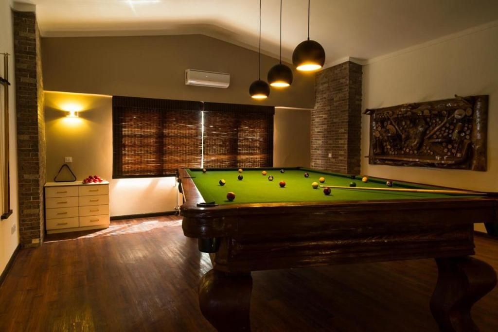 ویلاباغ استخردار نوساز فول امکانات2استخرYSF|اجارهٔ کوتاهمدت ویلا و باغ|محمودآباد, |دیوار