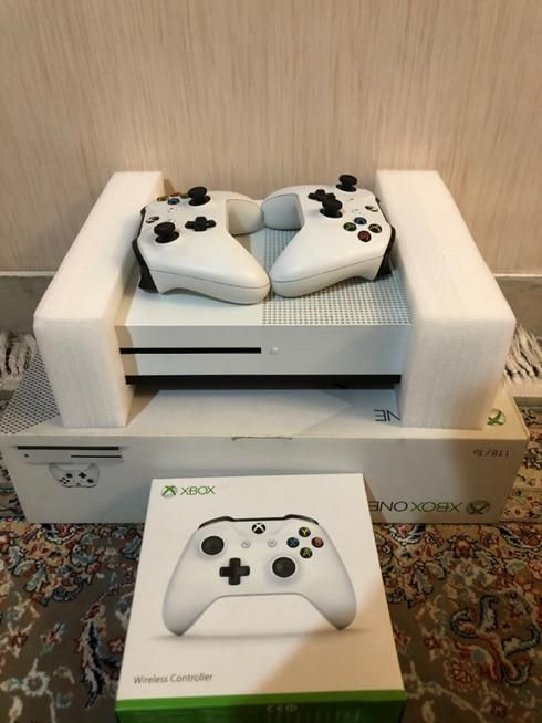 Xbox one s 1t دو دسته درحد اکبند|کنسول، بازی ویدئویی و آنلاین|تهران, استاد معین|دیوار