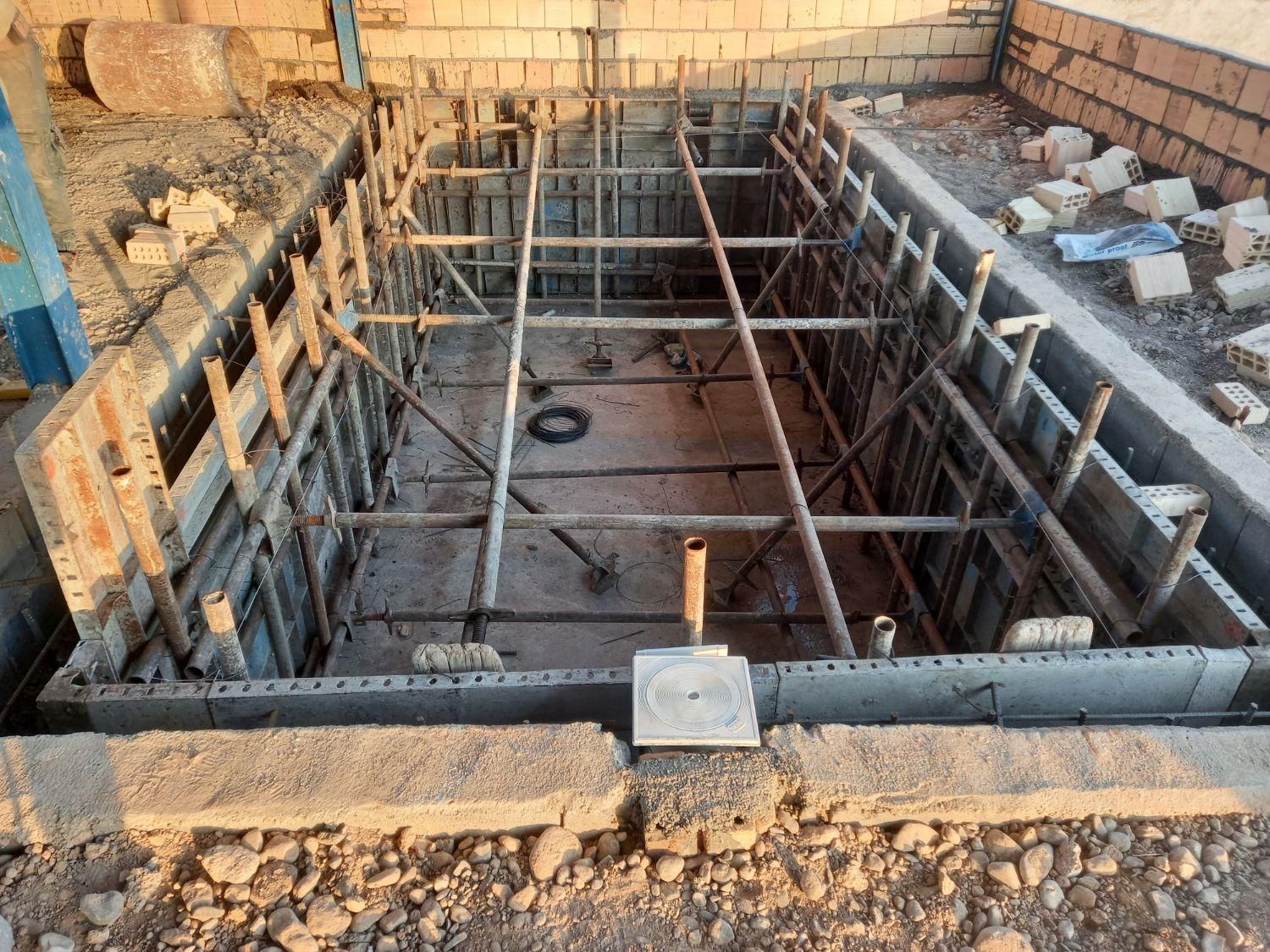 آرماتوربندی قالب بندی استخر فنداسیون|خدمات پیشه و مهارت|مشهد, طبرسی شمالی|دیوار