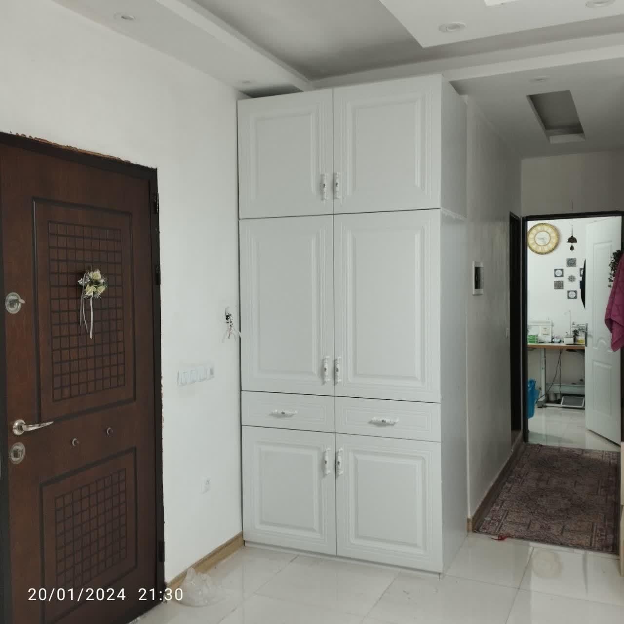 طراحی و اجرای انواع کمد دیواری سفارشی|جاکفشی، کمد، دراور|رشت, آب و برق|دیوار