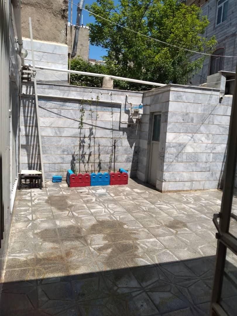 ۱۳۰ متر ویلایی ماشین رو حصارک بالا تهاتر با واحد|فروش خانه و ویلا|کرج, حصارک بالا|دیوار