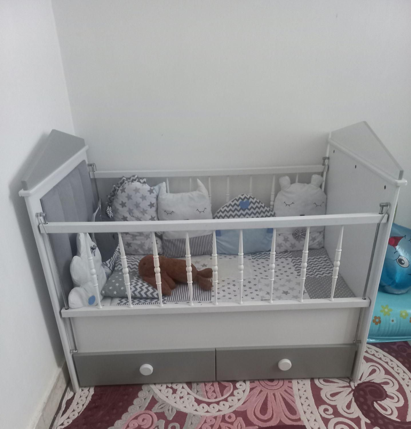 سرویس کمدو تخت کلبه تمیز|تخت و سرویس خواب|قرچک, میرزائی جنوبی|دیوار