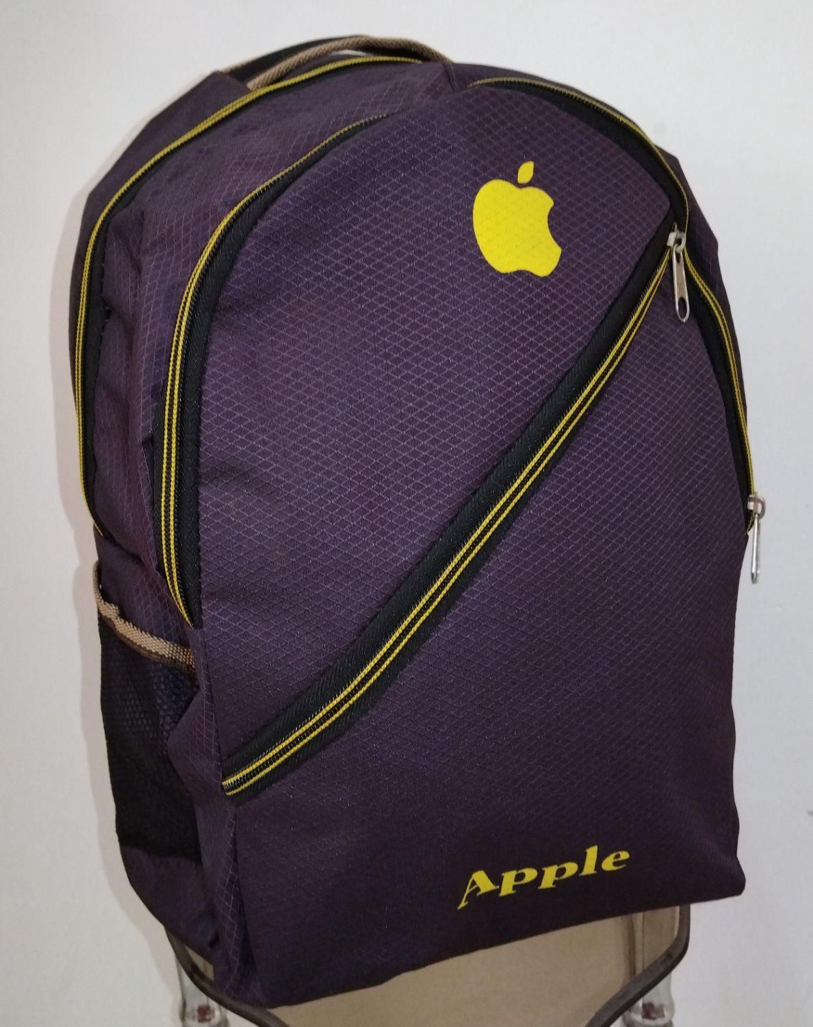 کیف کوله پشتی مدرسه|کیف، کفش، کمربند|کاشان, دروازه فین|دیوار