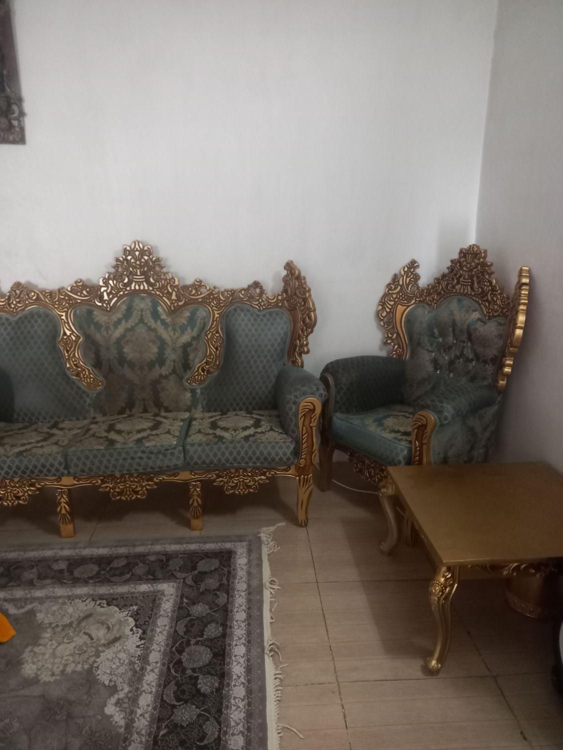 مبل هفت نفره با عسلی کار کرده|مبلمان خانگی و میز عسلی|نسیم‌شهر, |دیوار
