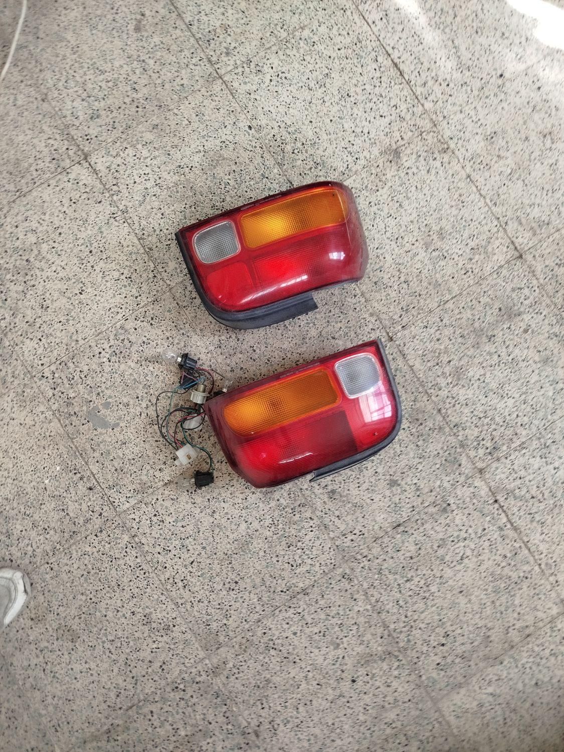 چراغ سالم سالم|لامپ و چراغ|رباط‌کریم, رباط‌کریم|دیوار