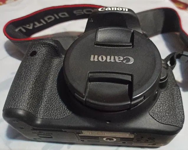دوربین عکاسی D700 Canon|دوربین عکاسی و فیلم‌برداری|مشهد, هفده شهریور|دیوار
