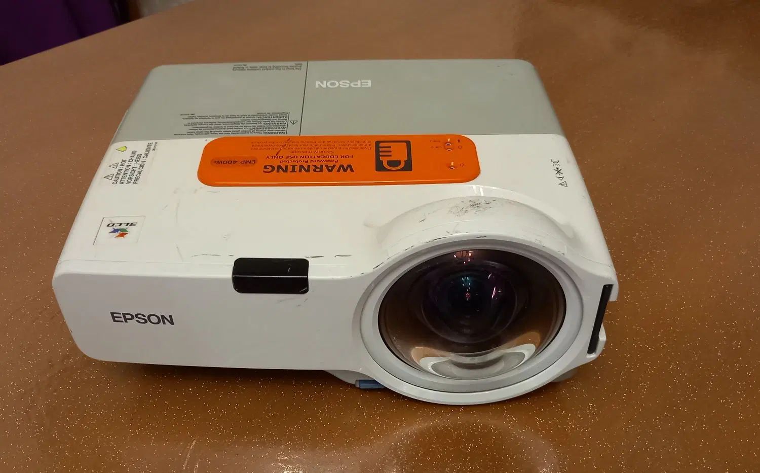 پروژکتور اپسون EMP400W|تلویزیون و پروژکتور|اصفهان, ناصرخسرو|دیوار