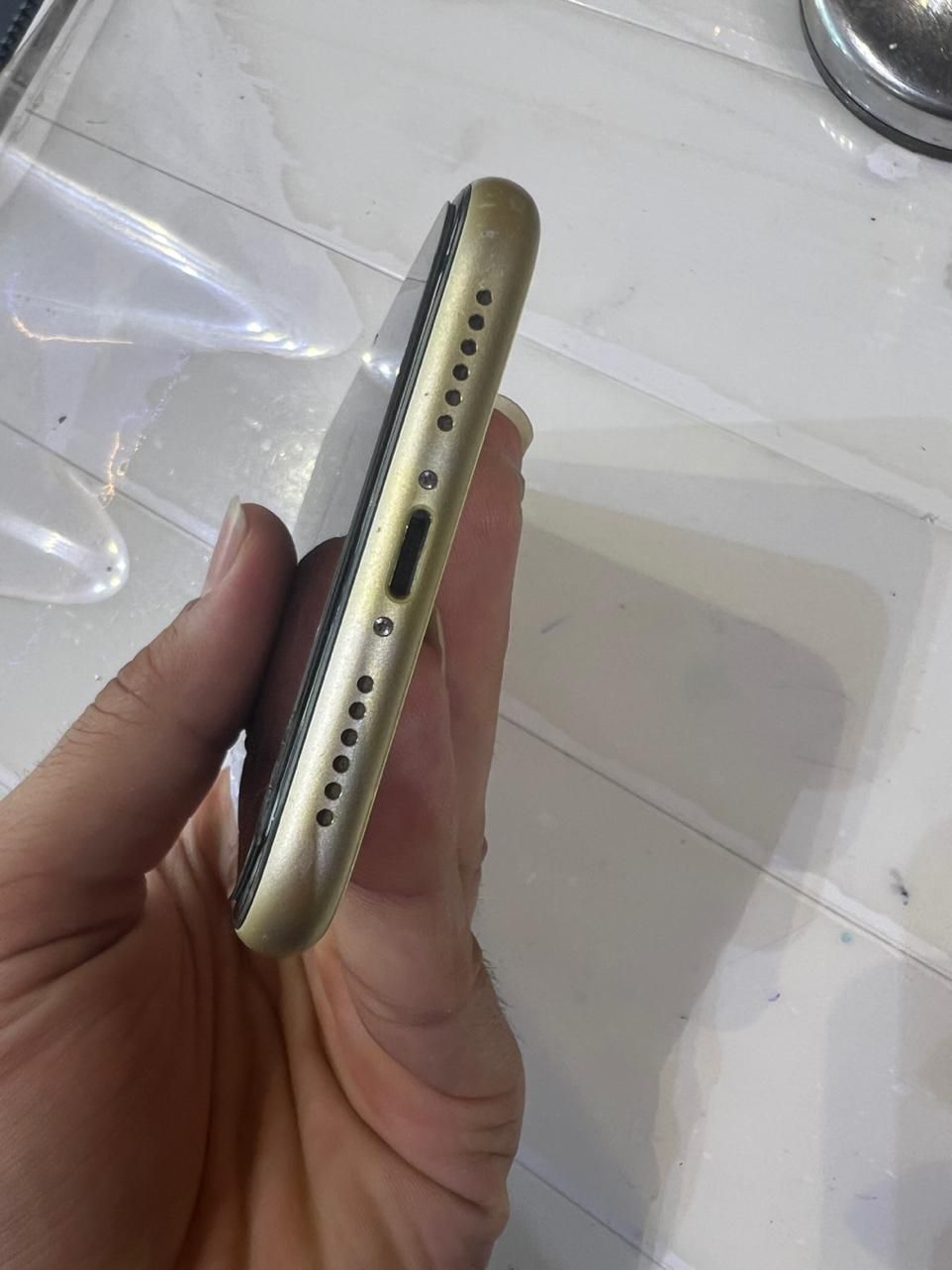 iPhone 11normalدرحد|موبایل|مشهد, عامل|دیوار
